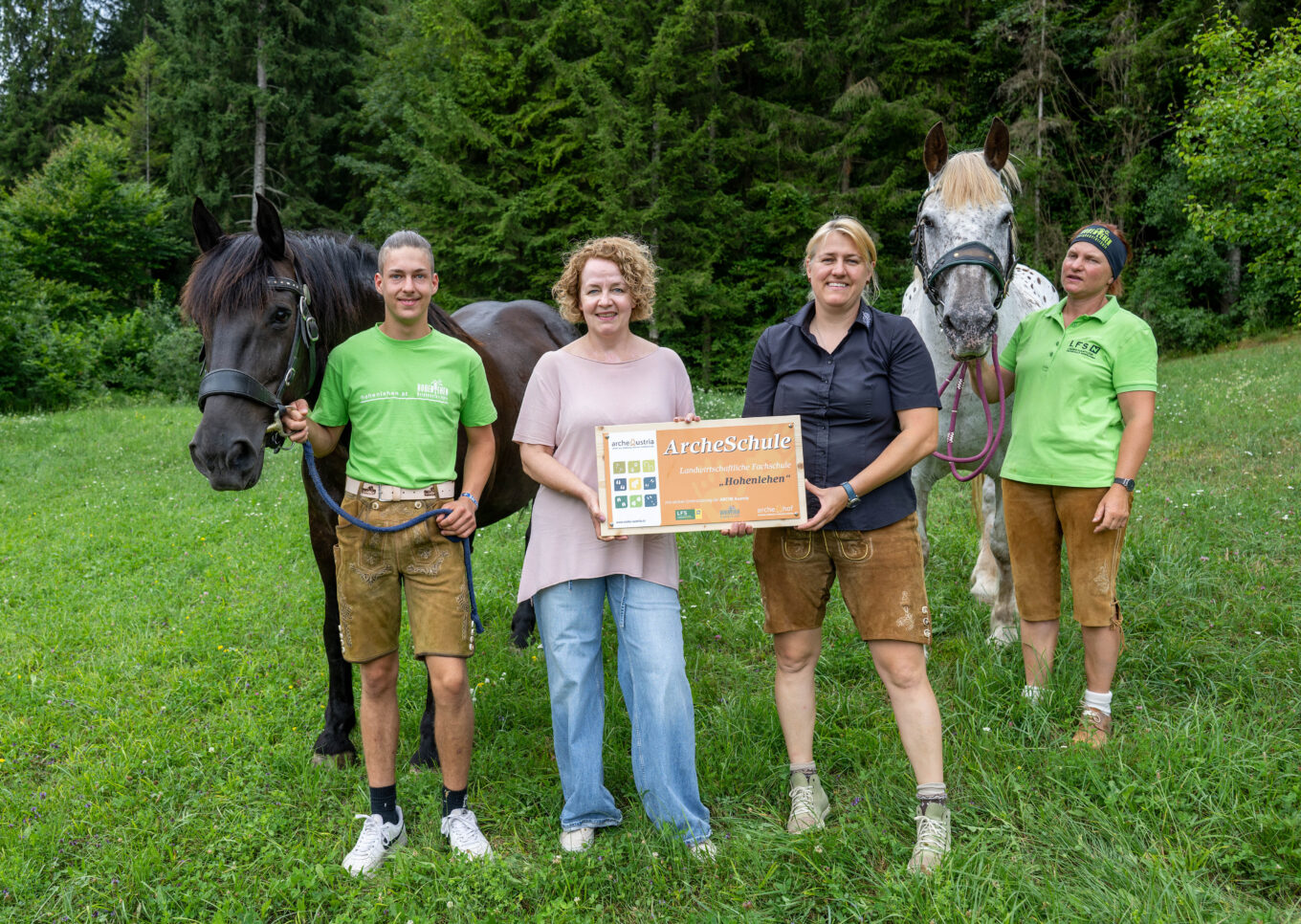 Bergbauernschule Hohenlehen als erste Arche-Schule Österreichs ausgezeichnet LR Teschl-Hofmeister: NÖ Landwirtschaftsschulen übernehmen Verantwortung für den Erhalt seltener Nutztierrassen
